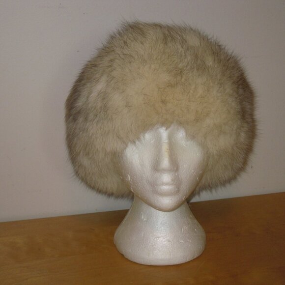 Vintage White Fox Fur Brimmed Hat Crowncap Canada Size Small - Picture 6 of 6